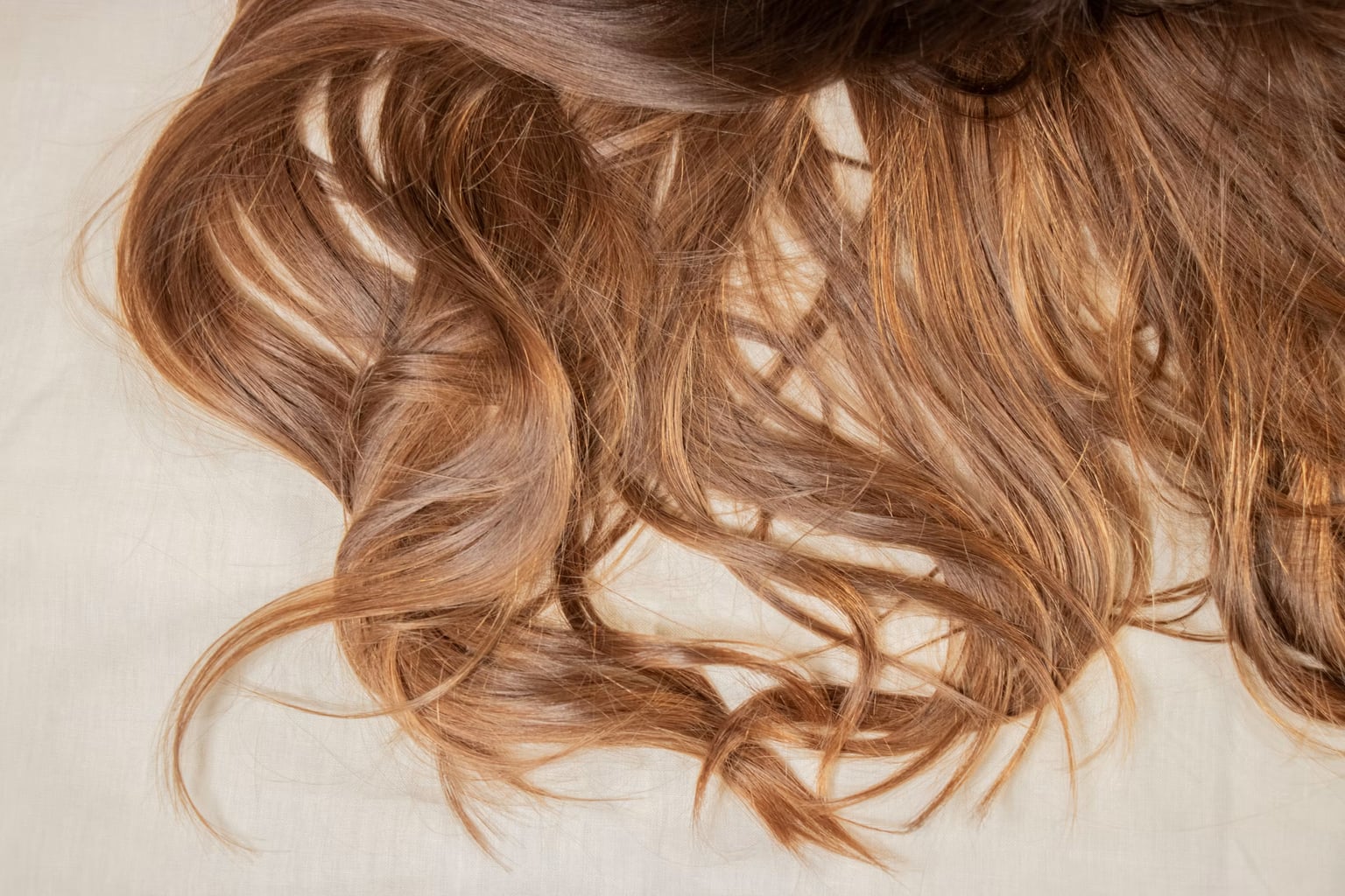 Cheveux fins et plats à la rentrée : la routine Volume qui change tout